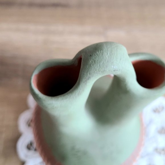 Navajo hand made pottery red clay wedding vase signed by artist. - Picture 6 of 9